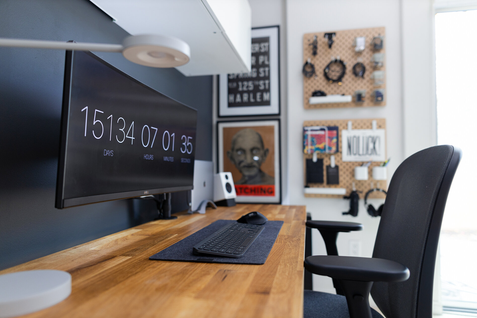 home office desk setup